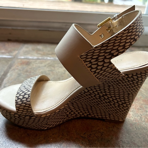 Guess shoes. Size 5. Leather. - Picture 3 of 5